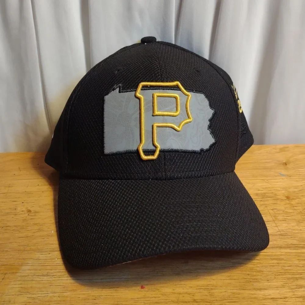 New Era 39Thirty Pittsburgh Pirates Penn Map M/L Stretchfit Hat - New